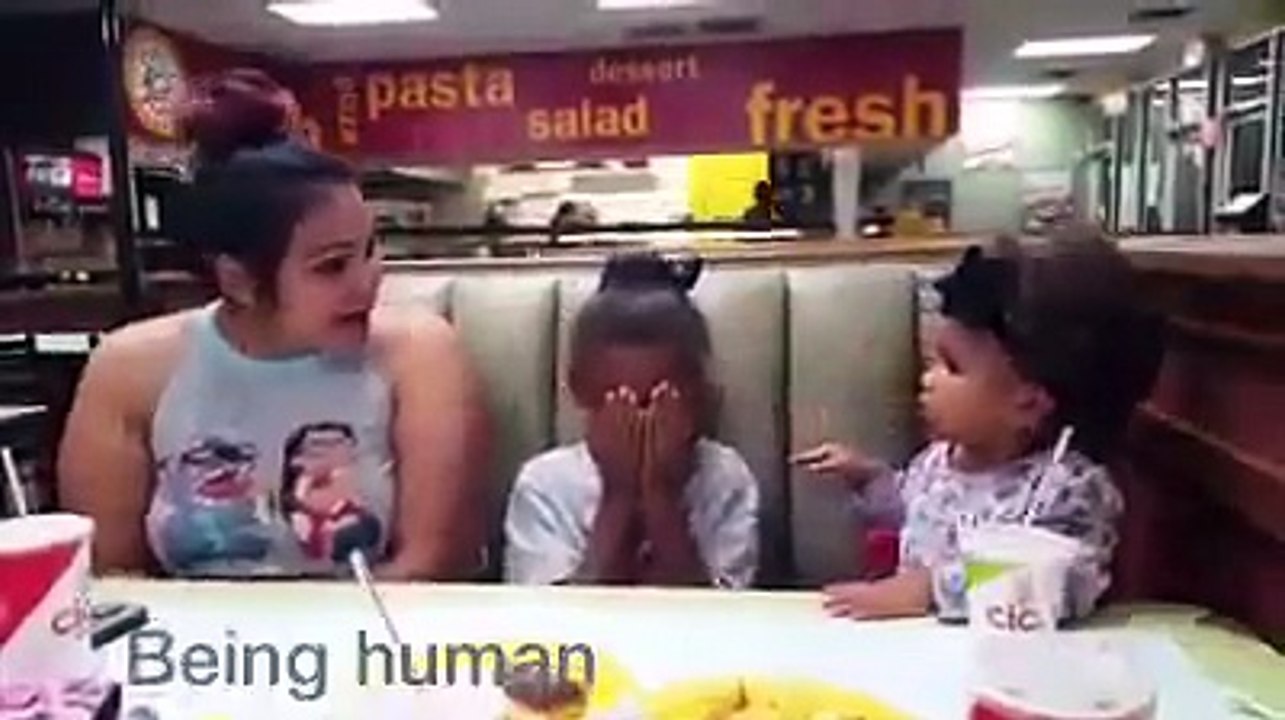 ਭੈਣ ਭਰਾ ਦਾ ਪਿਆਰ ਦੇਖੋ ... Bro protect his sister