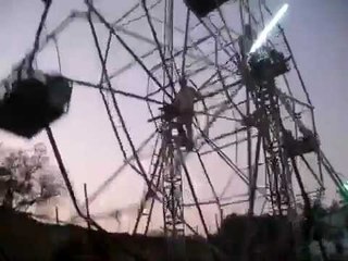 Grande roue fonctionnant à «jambes-vapeur» à Badami, au Karnataka