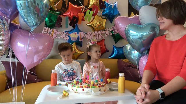 День Рождения канала Miss Katy 2 года Подарки зрителям из Haribo Store самого большого в Мире