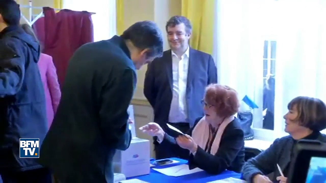 Primaire de la droite Franecois Fillon a depose son bulletin dans lurne