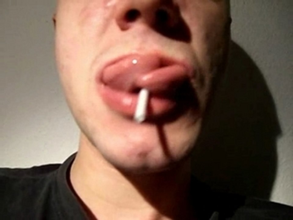 Playing with my tongue split