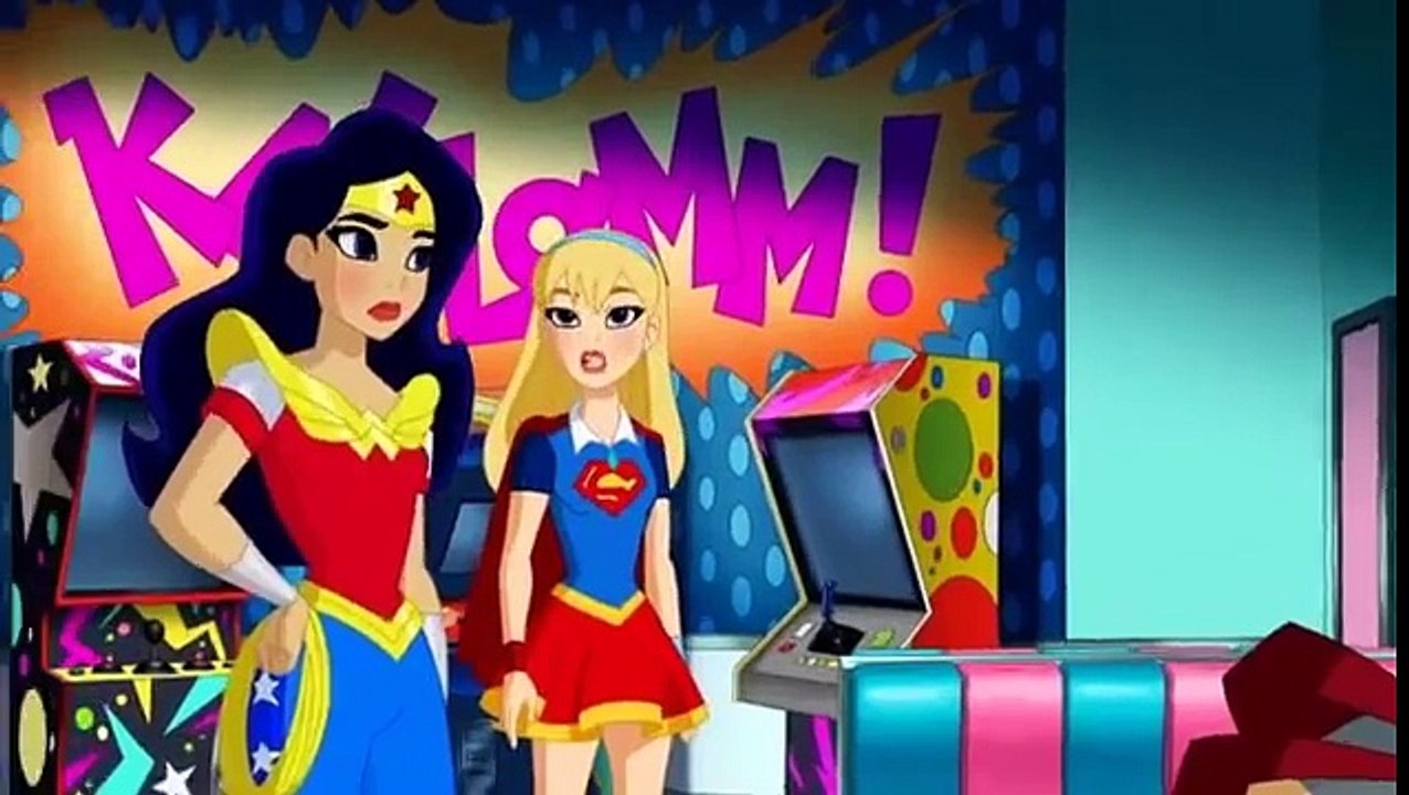 DC SUPER HERO GIRLS: HERO OF THE YEAR (Español Latino)