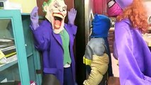 Spiderman vs Frozen Elsa vs Joker w Batman, Batgirl, Pink Spidergirl, Venom Funny Superheroes