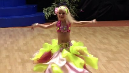 indian baby girl dance with best song tu jo aye to sahar hoo jae