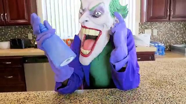 Spiderman vs Frozen Elsa vs Joker vs GIANT Food! - Pizza Ice Cream Shopkins Toys - Funny Superheroes