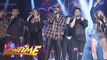 It's Showtime: It's Showtime hosts perform 90's novelty songs