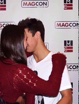 Jacob Sartorius kiss girl