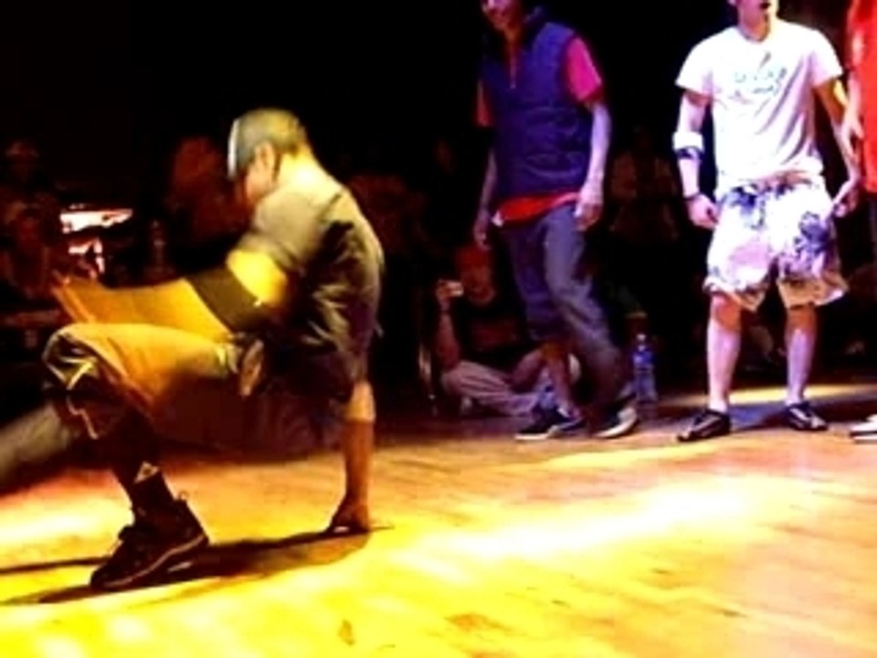 Breakdance Battle 4 @ Limoges - fin final 5 vs 5
