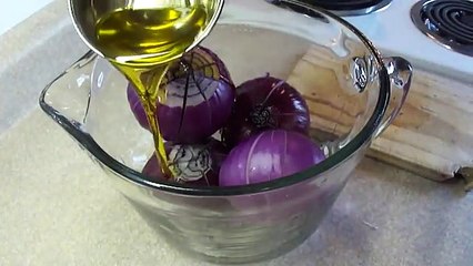 This is what happens by cutting an onion into eight parts