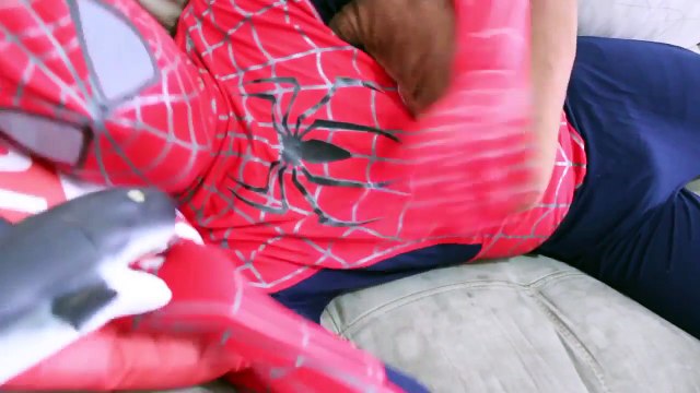 BATMAN Poo Colored Balls with SPIDERMAN Kids Superheroes & Frozen Elsa vs Joker PRANKS