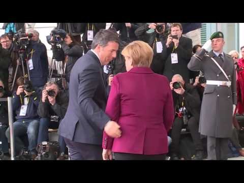 Berlino - Renzi, partecipa alla riunione dei Capi di Stato (18.11.16)