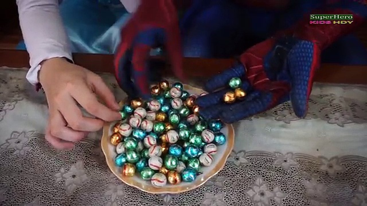 Spiderman Frozen Elsa Vs Catwoman In Love Bubble Gum Challenge! Prank Superhero movie real life!