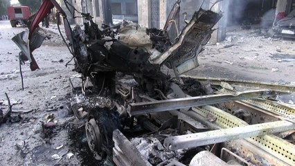 القصف المستمر على شرق حلب يدمر مستشفى ومركزاً للدفاع المدني