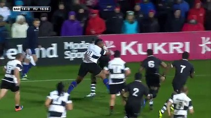 Taqele Naiyaravoro régale avec les Barbarians