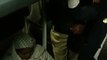 After Watching This Video You Ask Why Railway is Going Toward Loss – Sindh Police Collecting fare From Train Passengers