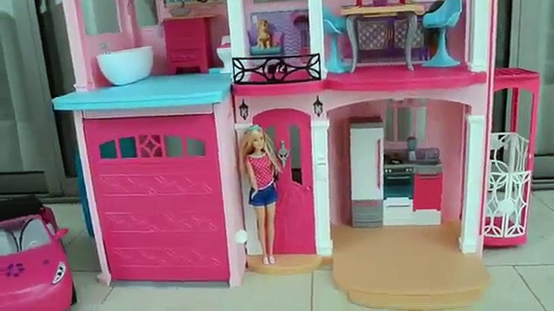 JOGANDO O JOGO DA BARBIE DREAMHOUSE NO HALLOWEEN