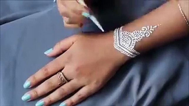 MELATIH KREATIFITAS DENGAN MELUKIS INDAH DI TANGAN