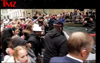 JUSTIN BIEBER  PANTSED IN PRAGUE