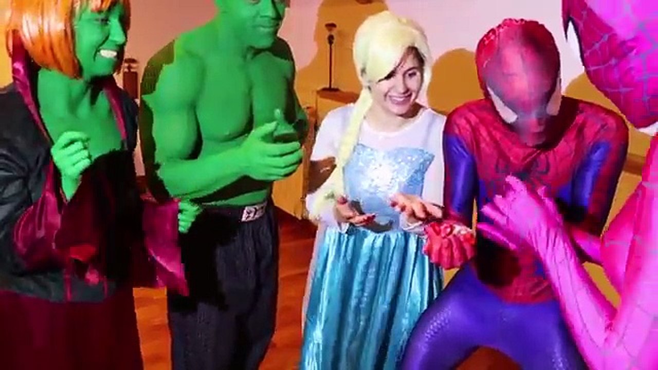 Hulk & Lady Hulk vs Spidergirl Rosa! w Spiderman, Elsa Frozen, Joker Bubble Gum & Doces