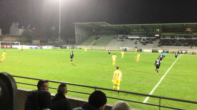 Le Vannes olympique club rencontre le leader