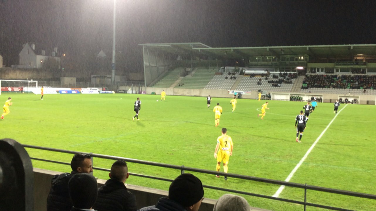 Le Vannes olympique club rencontre le leader