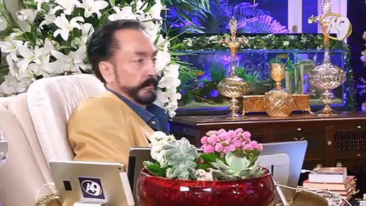 Adnan Oktar hat in der Nacht des Putschversuchs unserem Präsidenten seine volle Unterstützung gegeben.