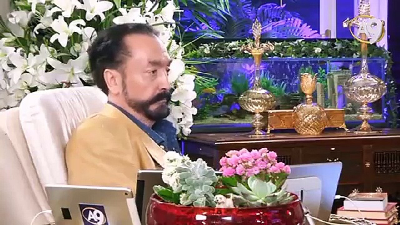 Adnan Oktar hat in der Nacht des Putschversuchs unserem Präsidenten seine volle Unterstützung gegeben.2