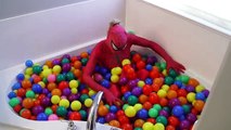 PREGNANT Frozen Elsa POO COLORED BALLS with SPIDERMAN AND PINK SPIDERGIRL vs Joker Go Rogue Mattel