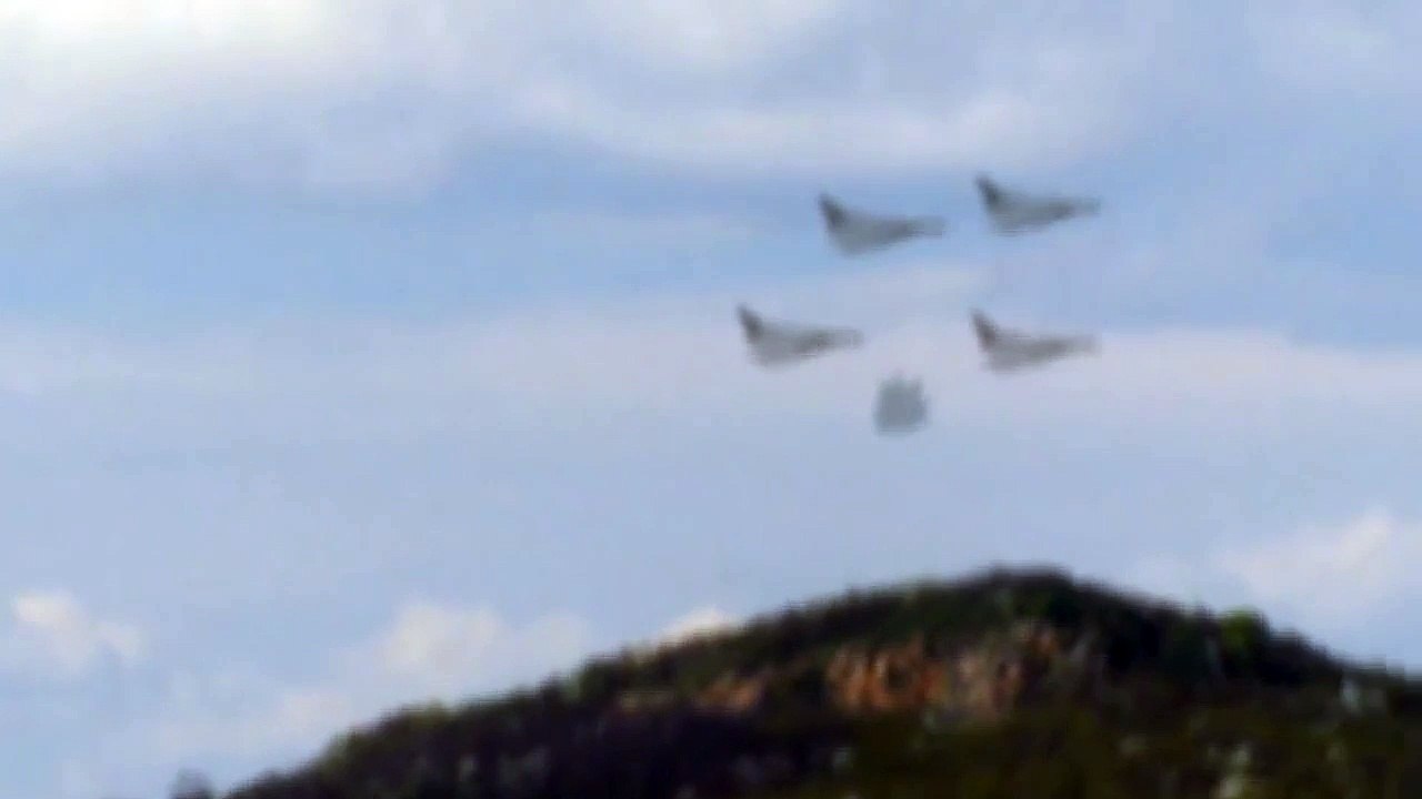 UFO Escorted By Jet Fighters over US military base in TURKEY ¦ UFO Videos ¦ Alien Sightings 2016