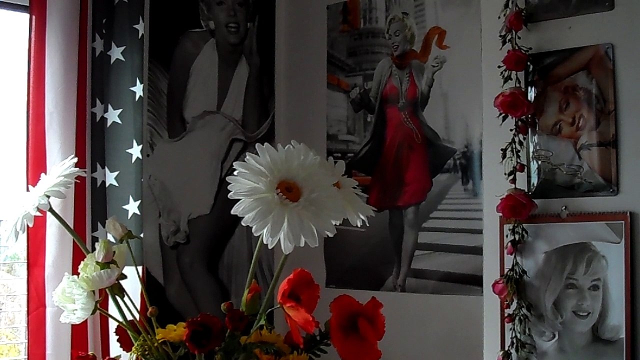 alain  chamfort  je pense a elle  elle pense a moi ..(1973 )..