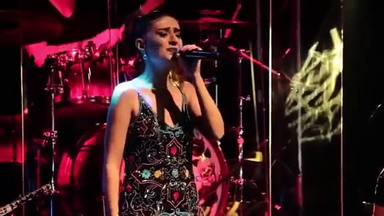 Yıldız Tilbe - Vazgeçemem Senden Asla