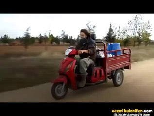 Sokak Hayvanlarını Beslemek İçin Hergün 15 Km Yol Yapan Kalbi Güzel İnsan Gökçer Korkmaz