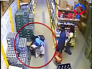 Girl Thefts Catch on CCTV Camera in Shop vone