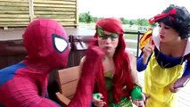 Frozen Elsa Works at McDonalds! w/ Spiderman Poison Ivy Pink Spidergirl Maleficent Funny Superheroes