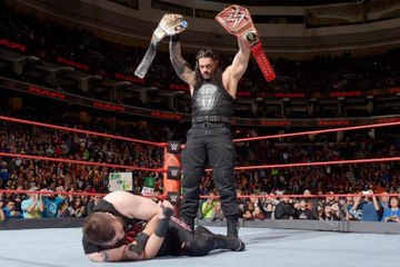 WWE Royal Rumble 2017 - Roman Reigns vs Kevin Owens - WWE Universal Championship Match