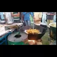 Bhookhe-Baaraati-in-India-Hahaha