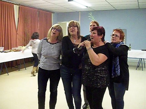 SOIREE KARAOKE ET BEAUJOLAIS du 18 Nov 16 DES OLD FRIENDS' DE ST BENOIT DE CARMAUX - RETIENS LA NUIT