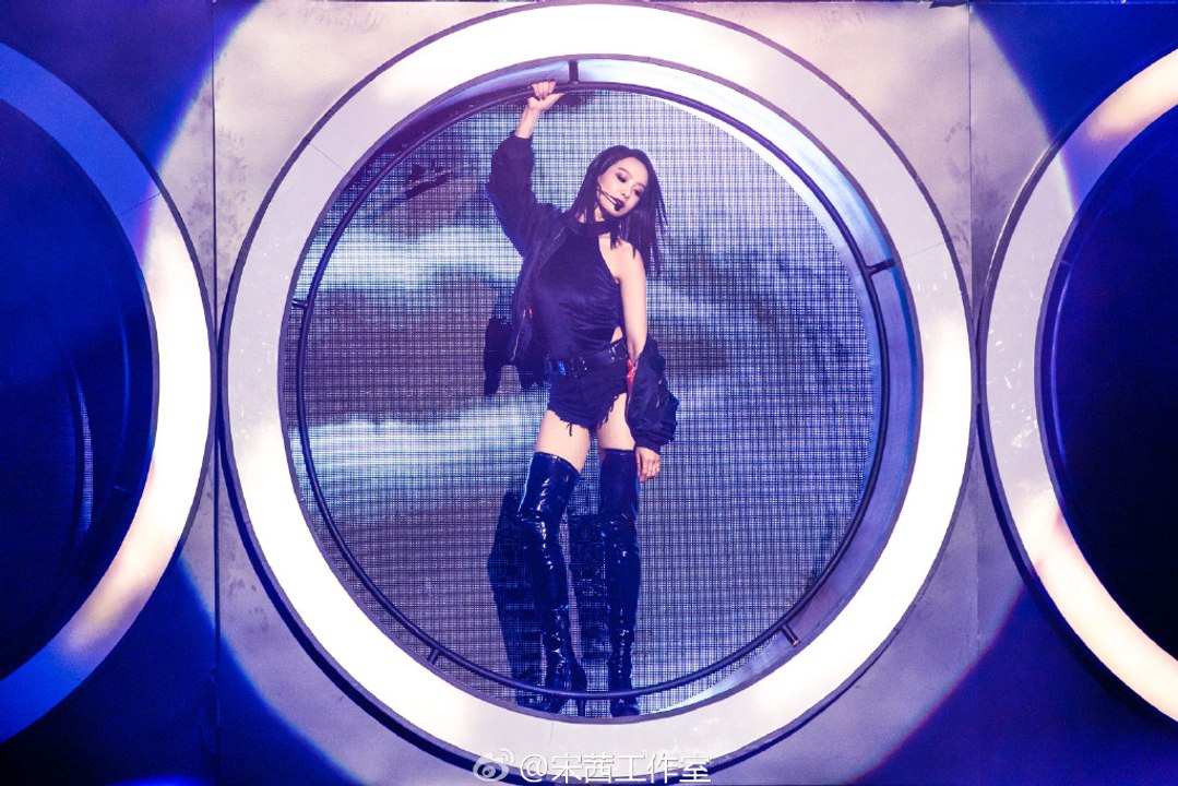 161110 Victoria 《宋茜》 - "Worth It" at TMall double 11 gala 1080P