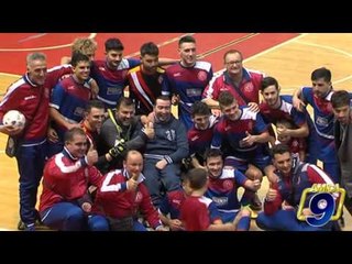 Télécharger la video: Futsal Barletta - Futsal Ruvo 3-0 | Post Gara Leo Ferrazzano - Coach Futsal Barletta