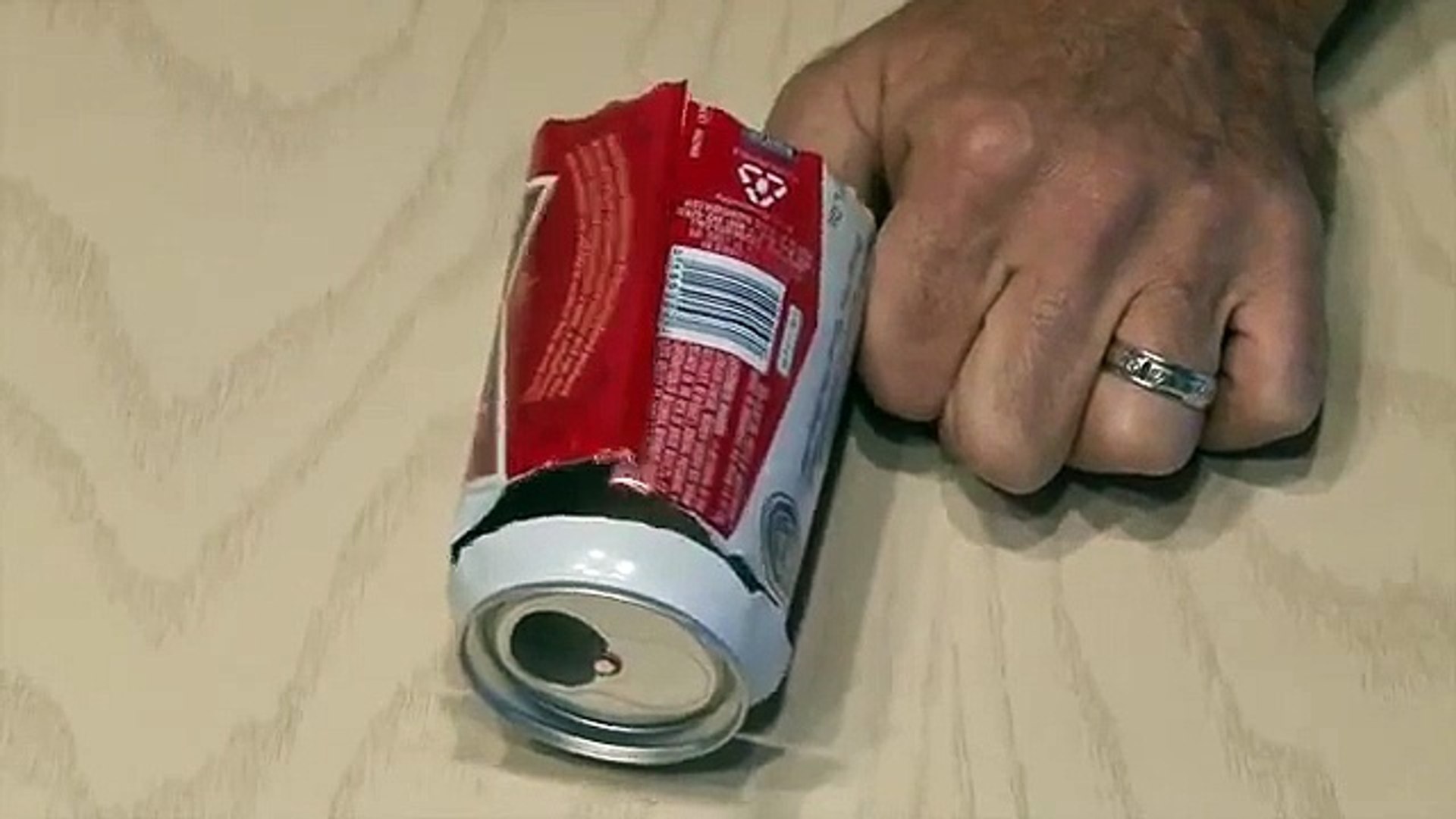 Une astuce très simple pour booster votre wifi avec une canette de soda -  Vidéo Dailymotion