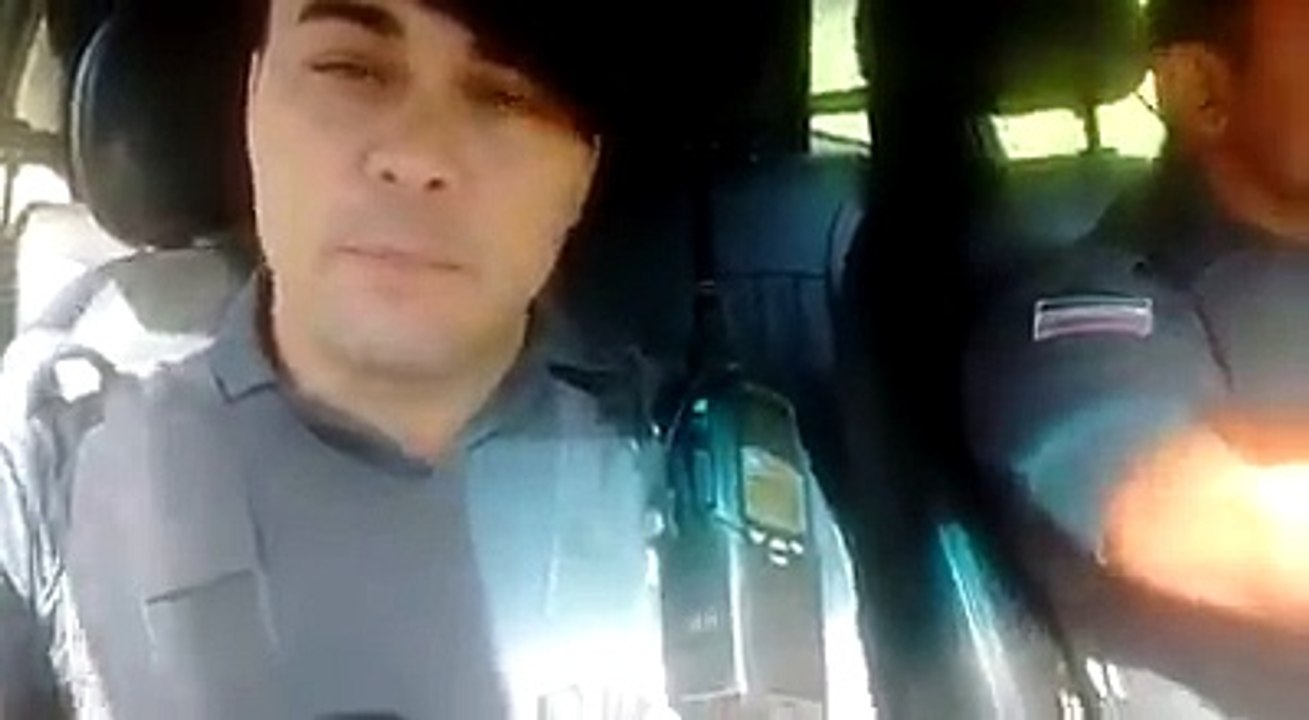 Pergunta de um policial para Fátima Bernardes da Rede Globo