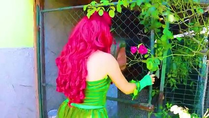 Elsa Frozen vs Poison Ivy e Bane! seqüestro falhou w Homem-Aranha, Hulk, Joker & mão louca