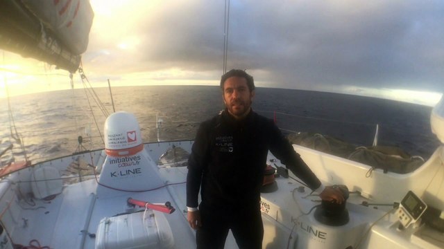 J15 : Tanguy De Lamotte dans la pétole / Vendée Globe