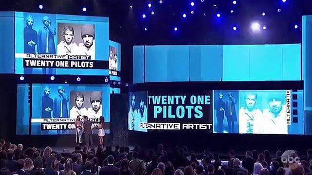 Twenty One Pilots Wins American Music Awards 2016