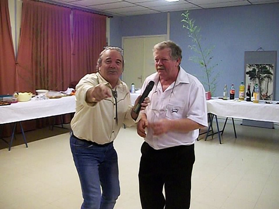 SOIREE KARAOKE ET BEAUJOLAIS du 18 Nov 16 DES OLD FRIENDS' DE ST BENOIT DE CARMAUX - LA TACTIQUE DU GENDARME