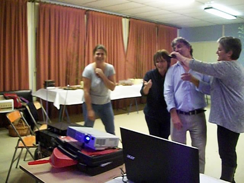 SOIREE KARAOKE ET BEAUJOLAIS du 18 Nov 16 DES OLD FRIENDS' DE ST BENOIT DE CARMAUX - MOURIR SUR SCENE