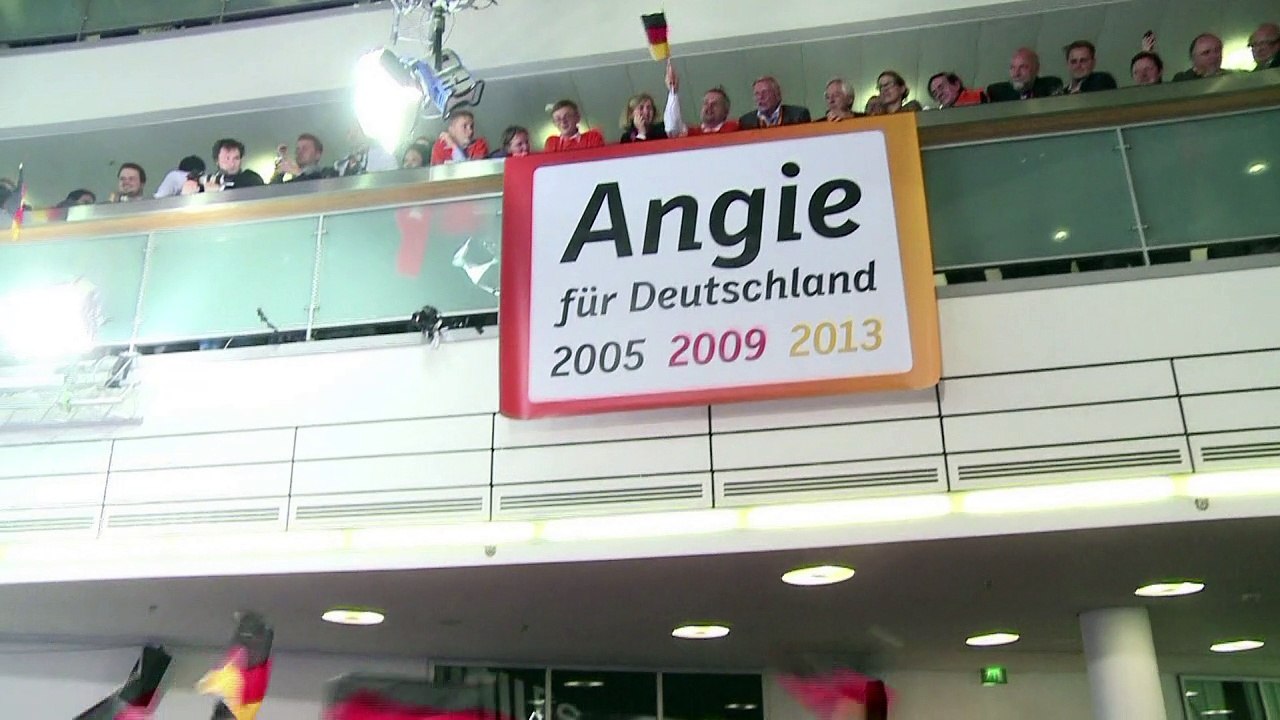 Merkel kündigt erneute Kanzlerkandidatur an