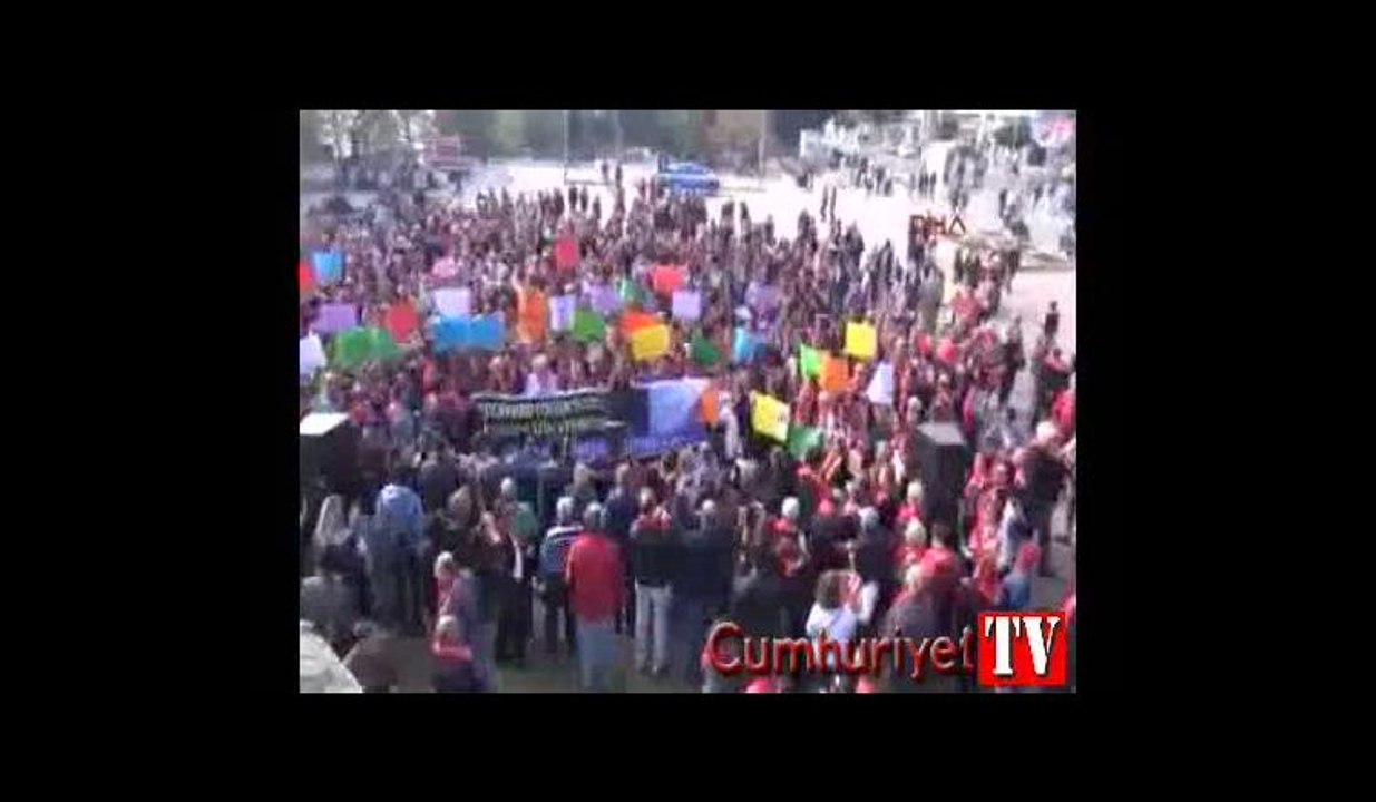 Antalya'da cinsel istismar önergesini protesto edenlere polis müdahalesi