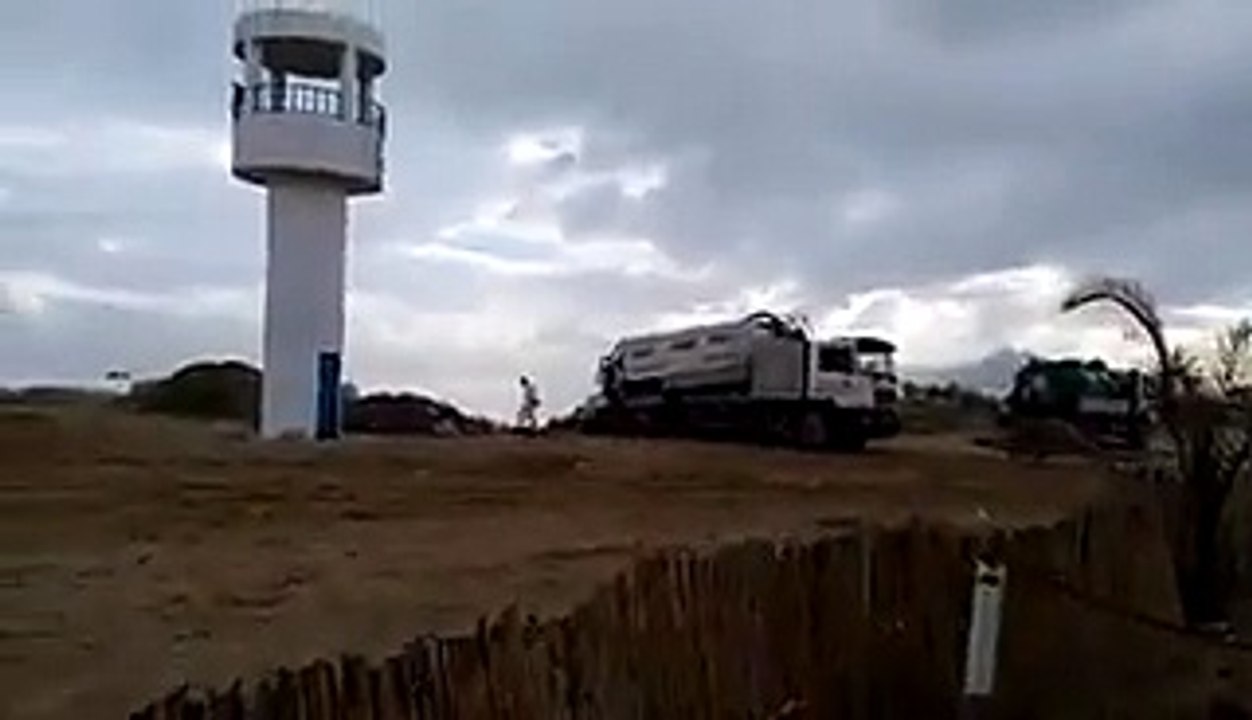 2 تلويث مياه بحر الكرم بتصريف مياه الصرف الصحي