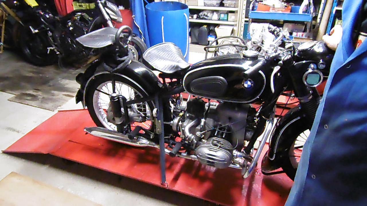 Bmw R67